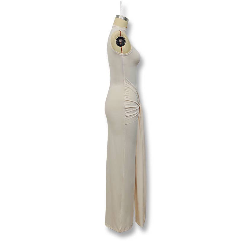 Solid-color round-neck and body-hugging dress