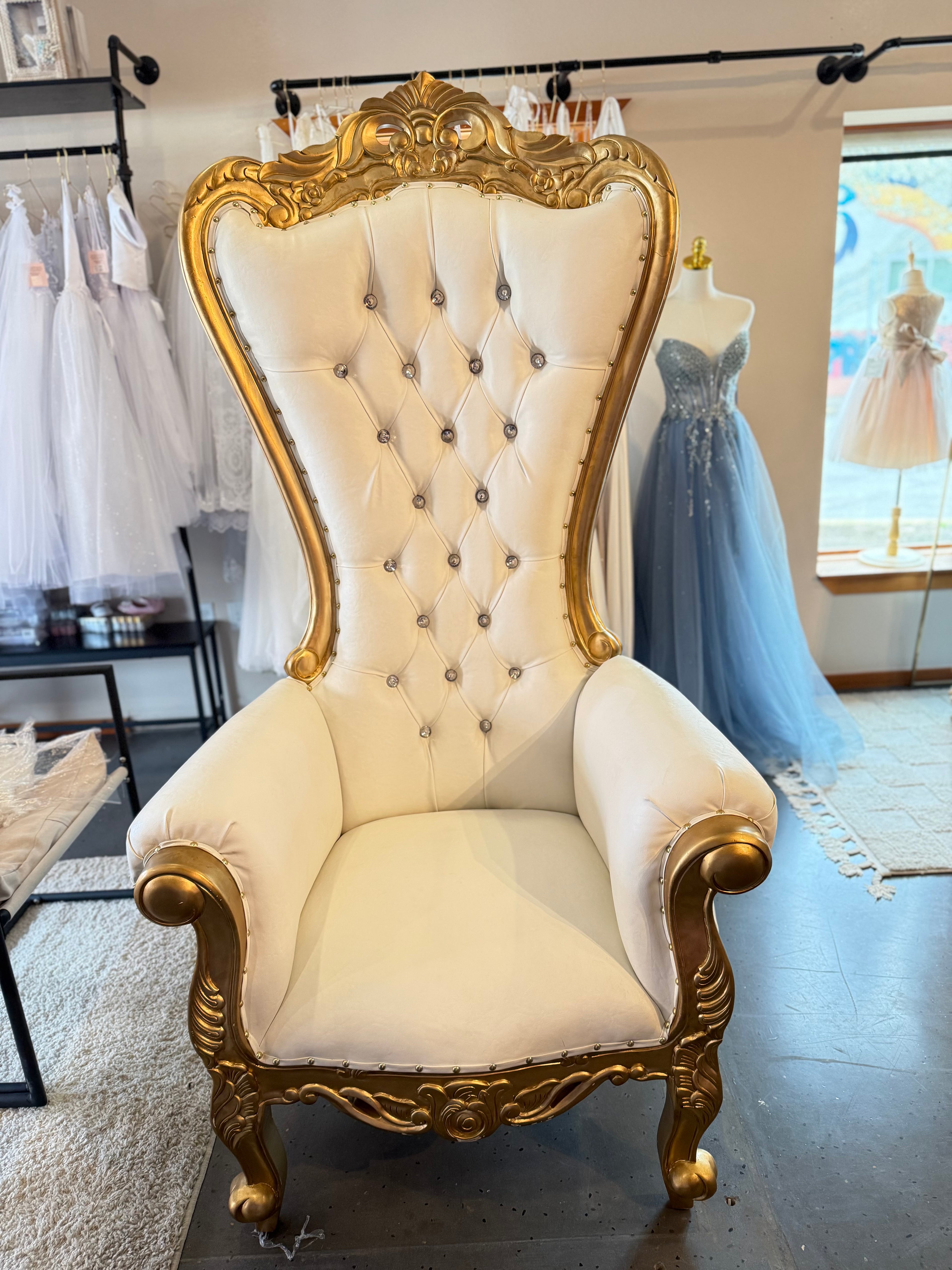 QUINCEANERA THRONE