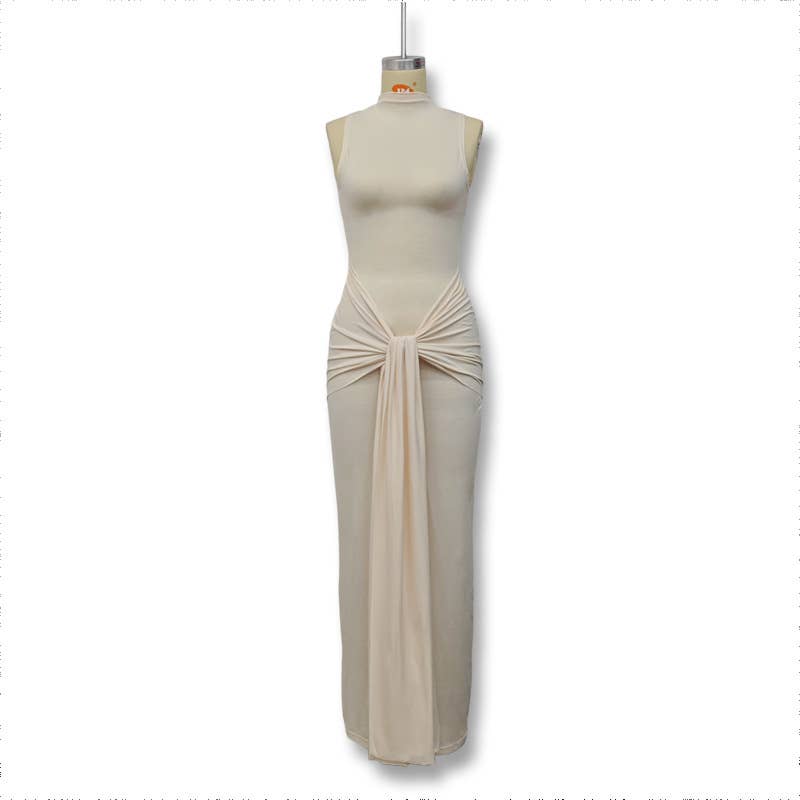 Solid-color round-neck and body-hugging dress