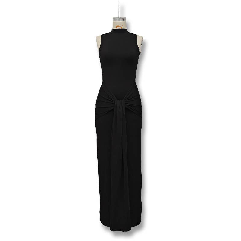 Solid-color round-neck and body-hugging dress