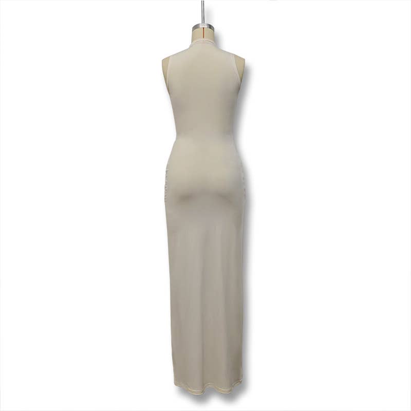 Solid-color round-neck and body-hugging dress