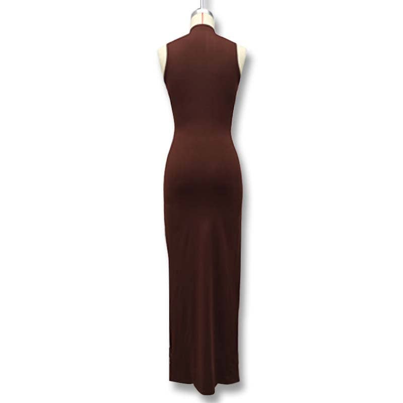 Solid-color round-neck and body-hugging dress